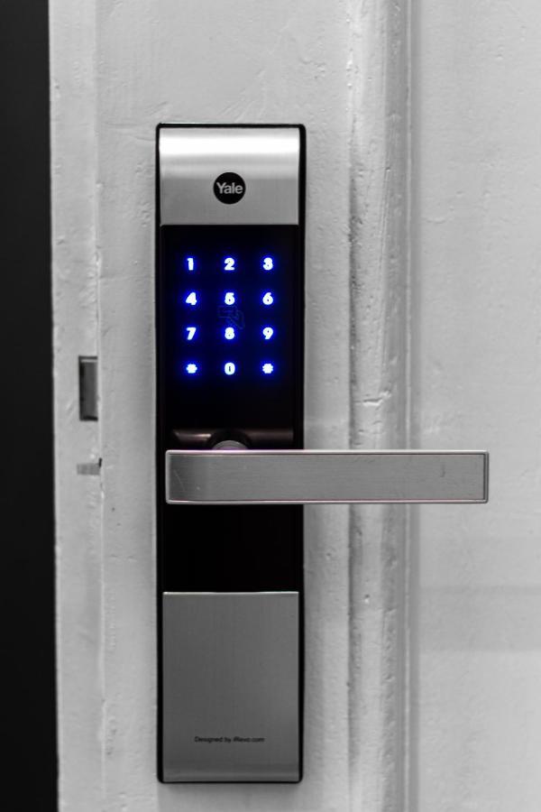 Tesla Design Apartments Zagreb Buitenkant foto